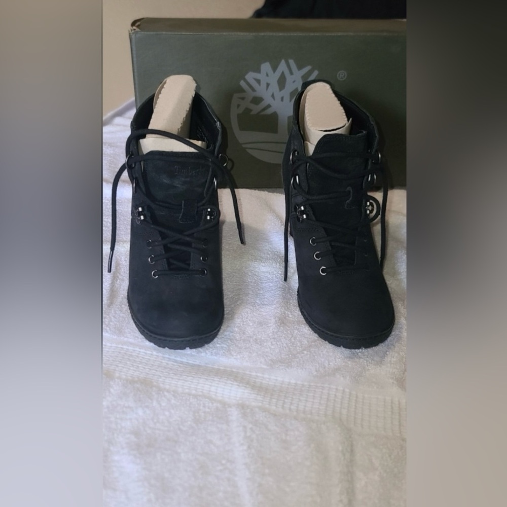 Timberland Women's Lace-Up Black Boots